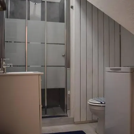 Neuf Et Independant Dans Rez-de-villa Apartment